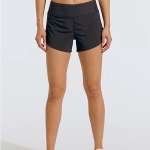 Athleta Run With It 3.5” Short